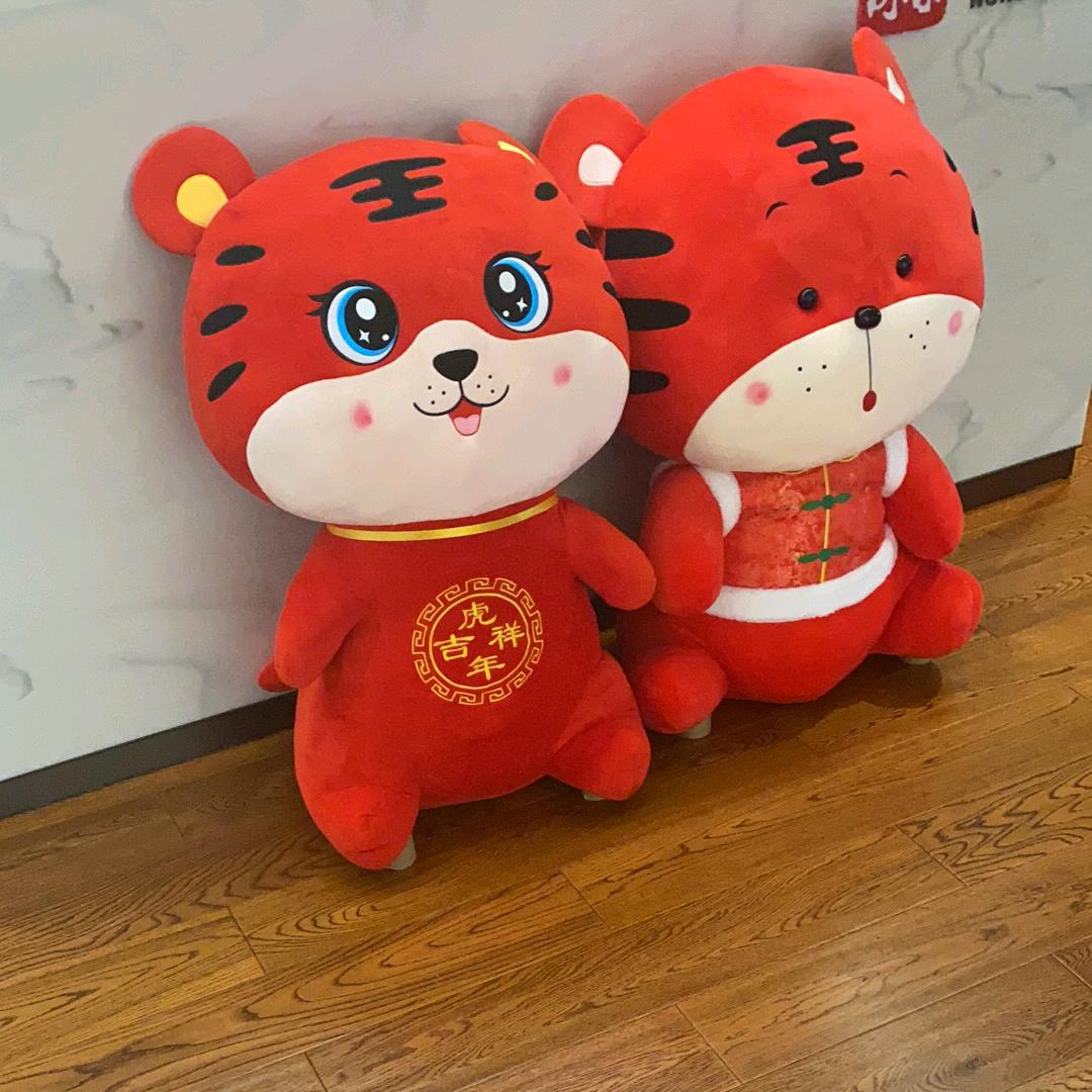 一个人撑半边伞☔