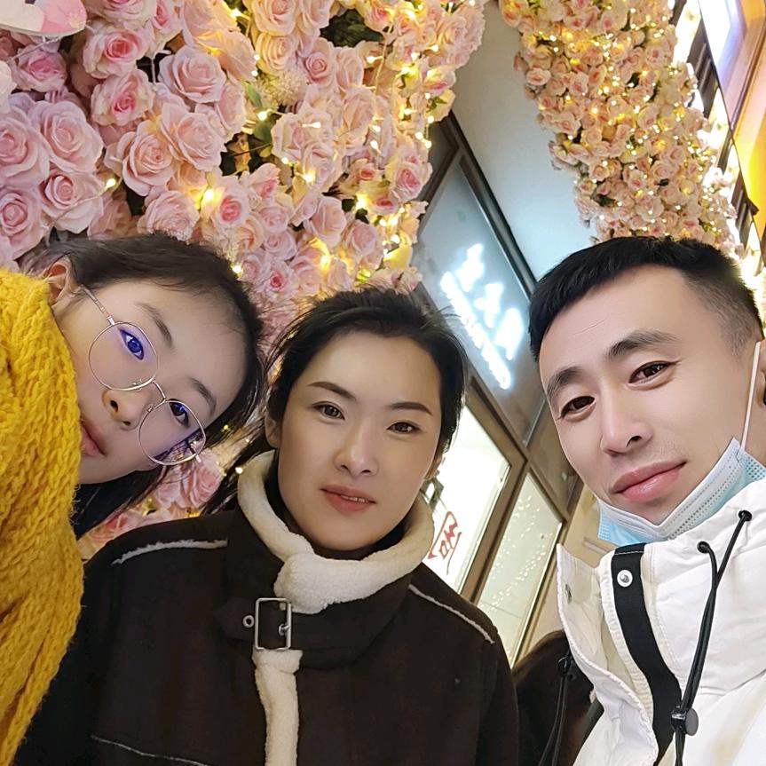 小伙九零后