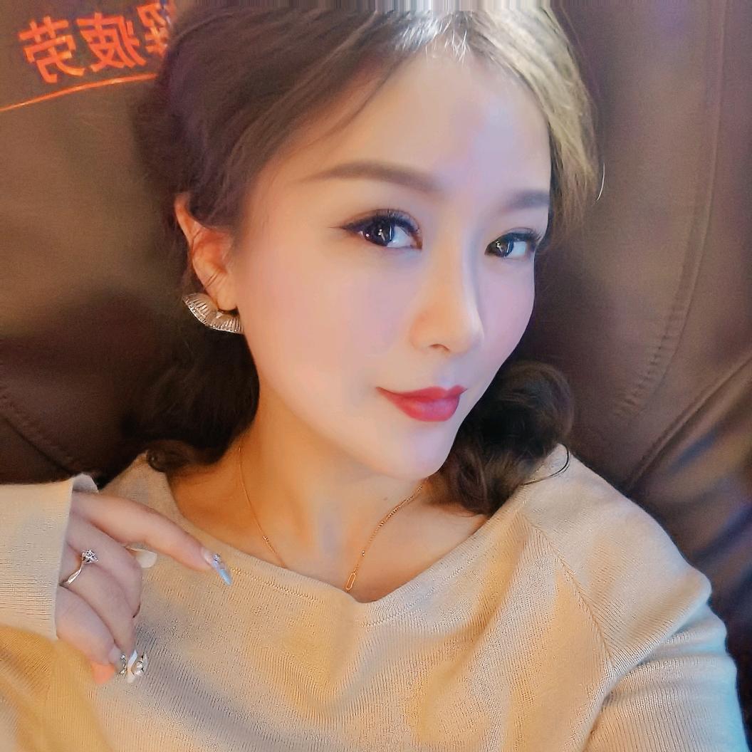 丽 娅