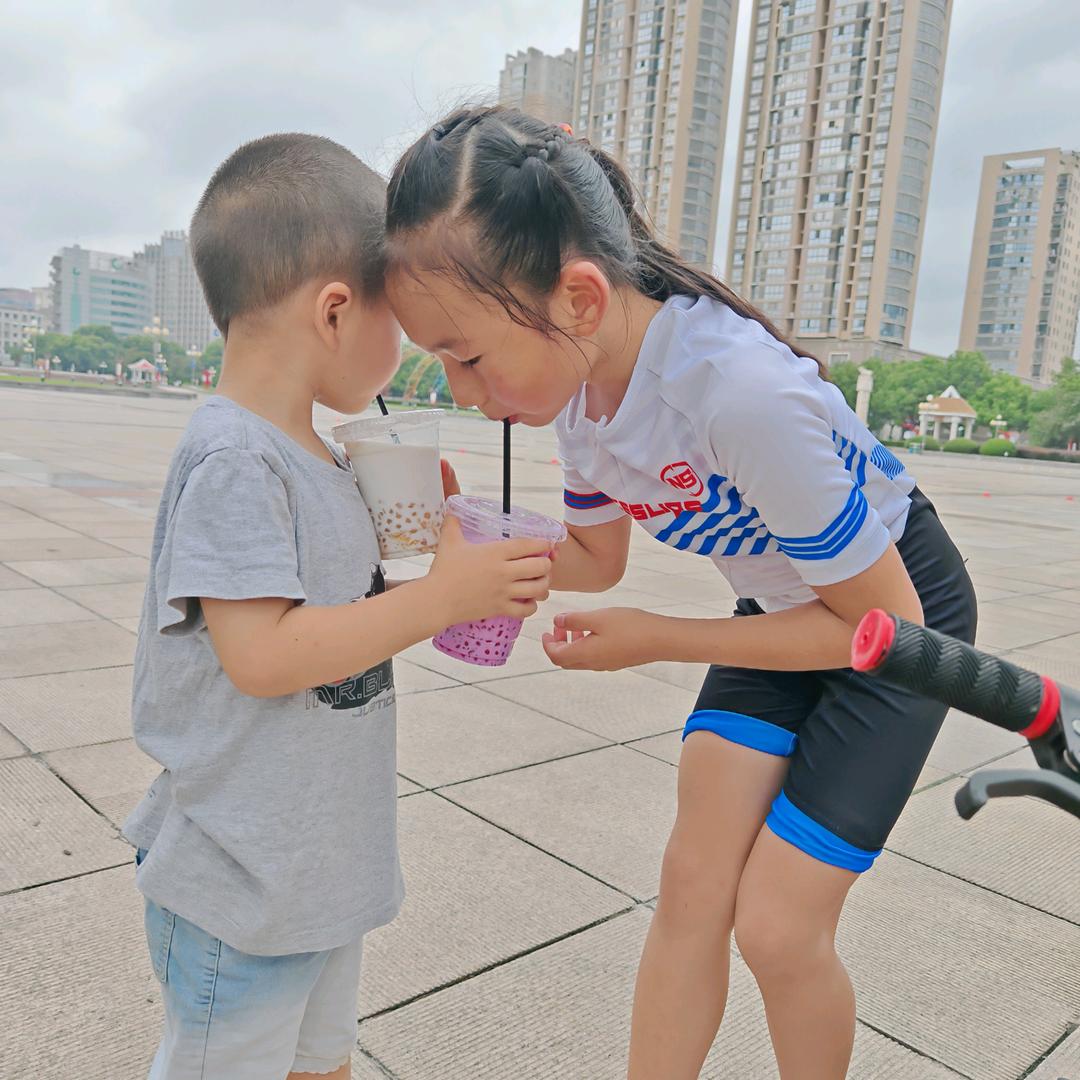 尼古拉斯添翼