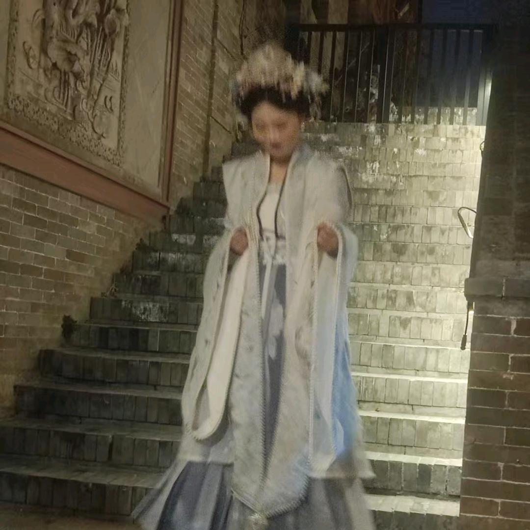 我是晗月₍•ʚ•₎•ʚ•₎•ʚ•₎