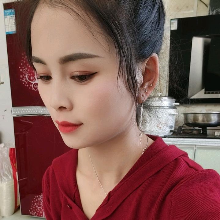 山歌婷婷（连赞拉黑）