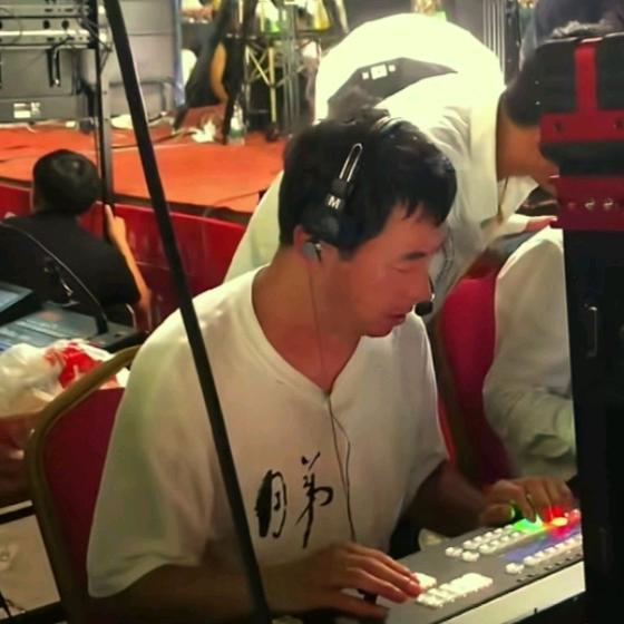 郭有才（导播）金导✅庆祝粉丝破105万@抖音