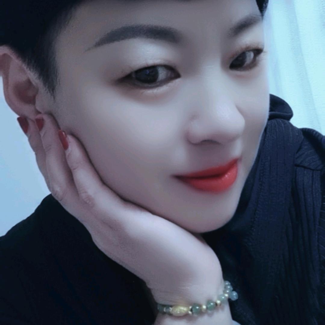 傻妞一个请不要乱加💞💞
