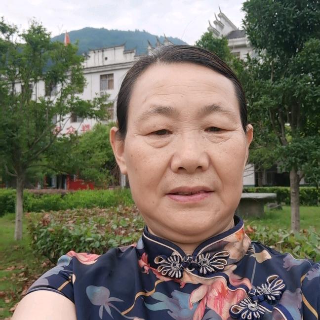 蓝玫瑰（晚上九点九分开播）