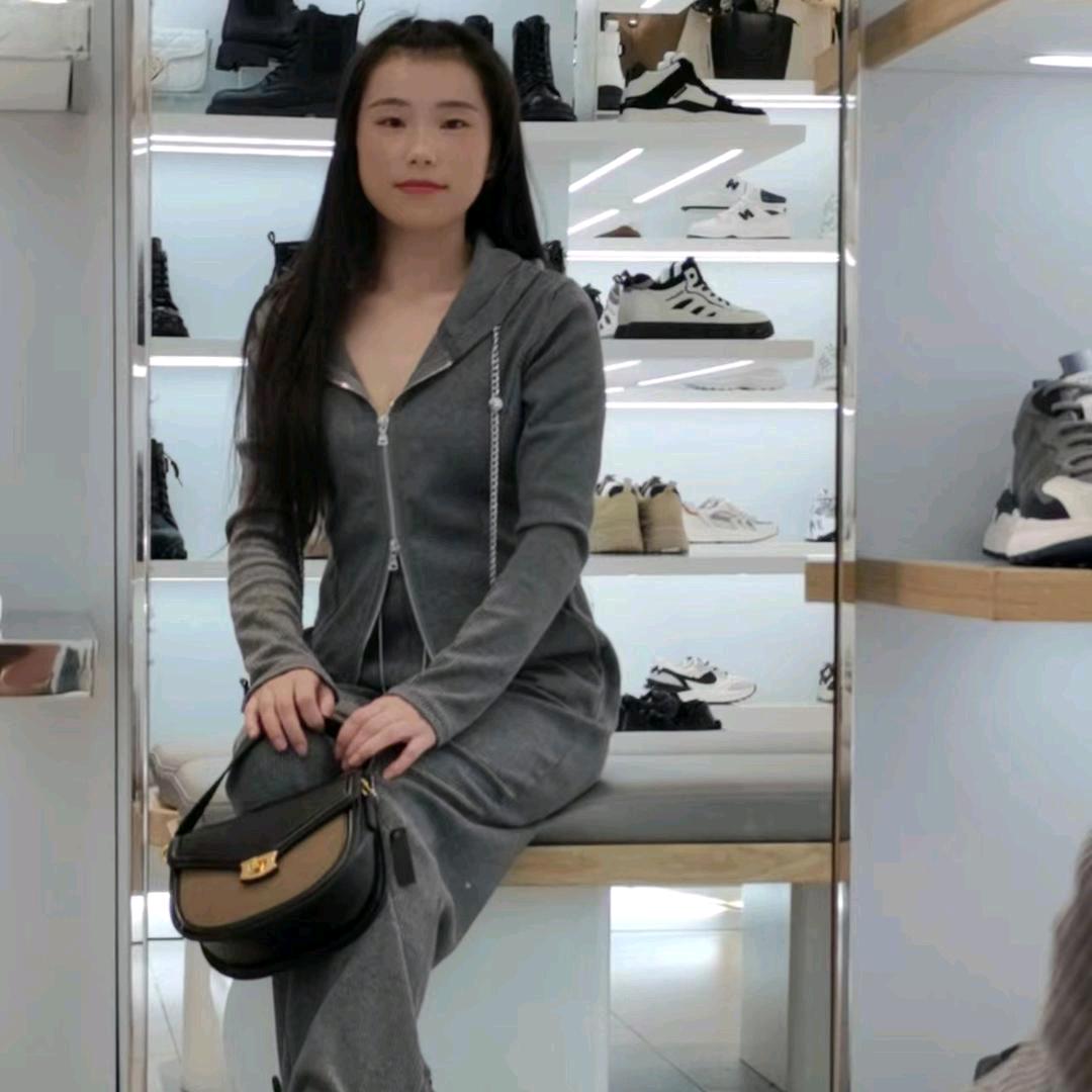 💞小莉莉吖💞