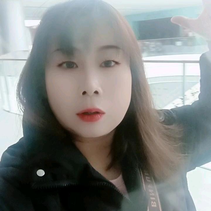 吴  灰姑娘