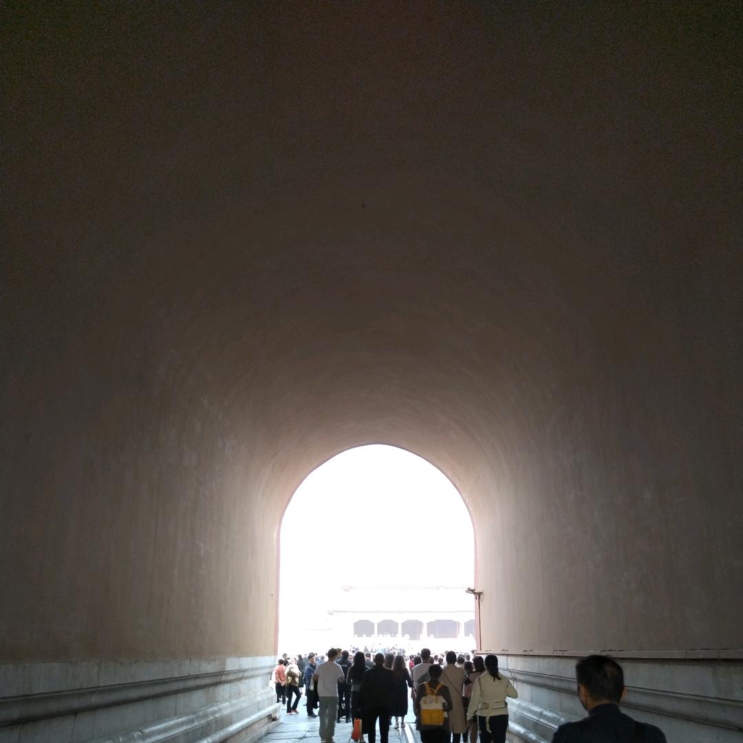 关山难越