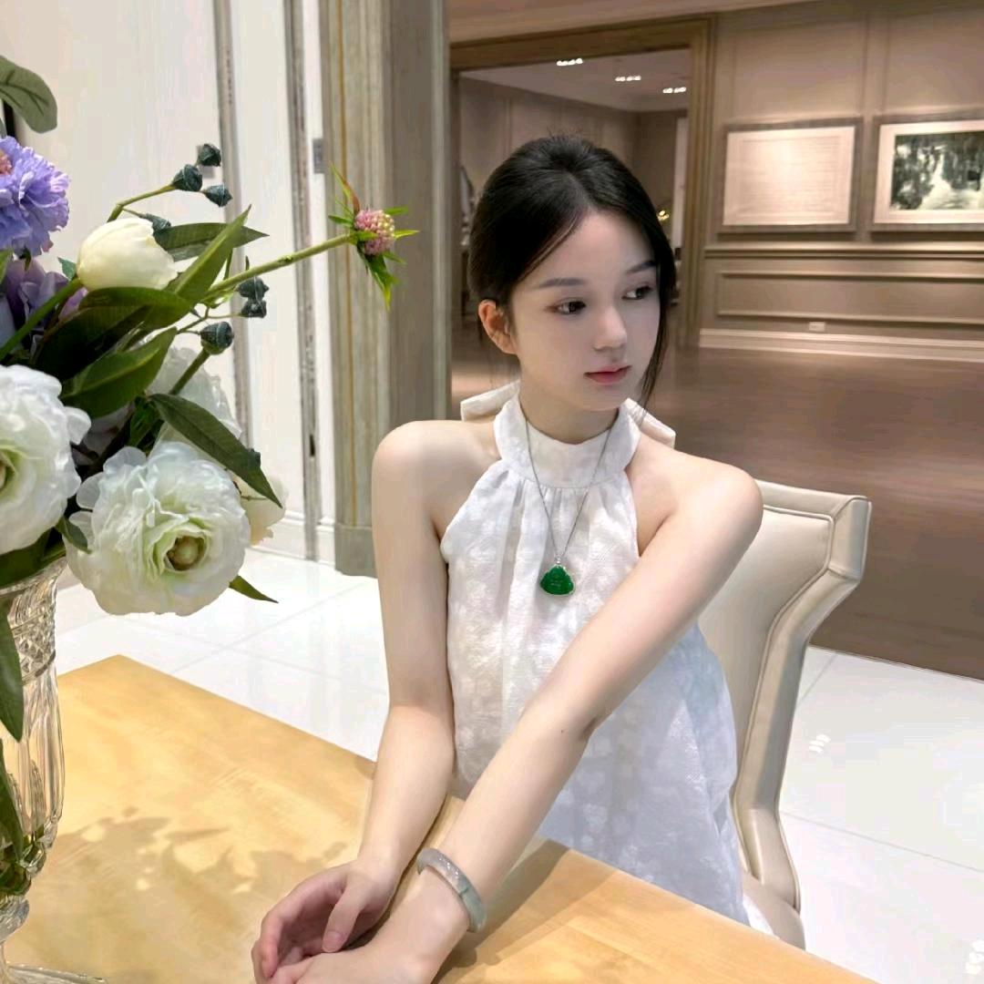 依依