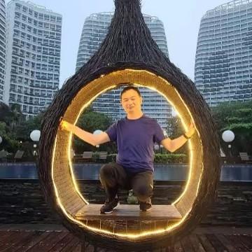 丅①站，天亮