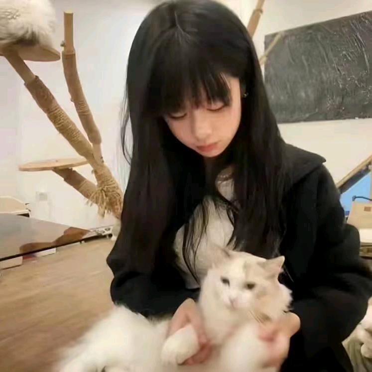 笑笑.