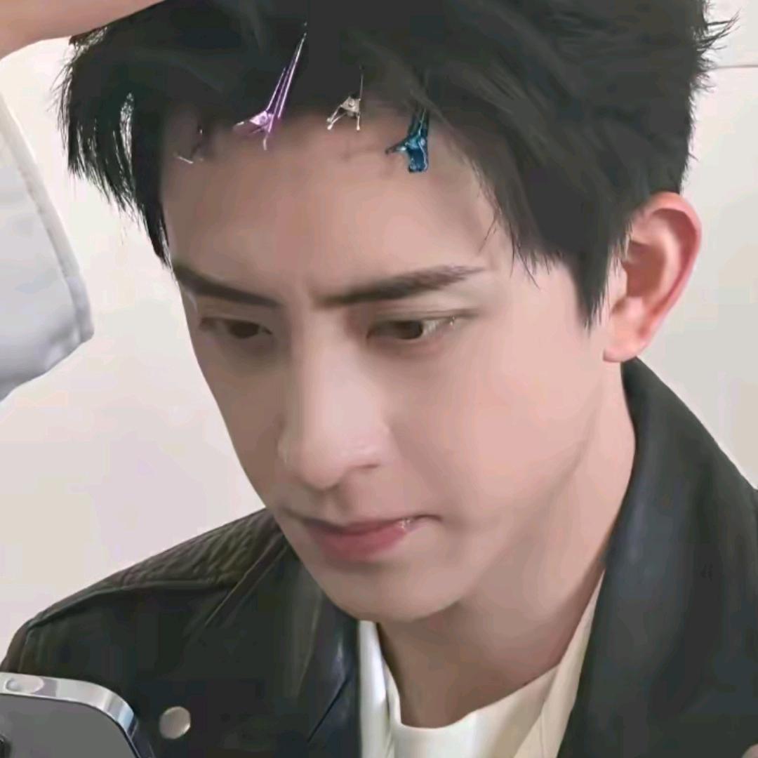 小皮袄敖敖敖_敖瑞鹏