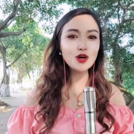 @雪清 ：首播第一天 你会为我停留两分钟