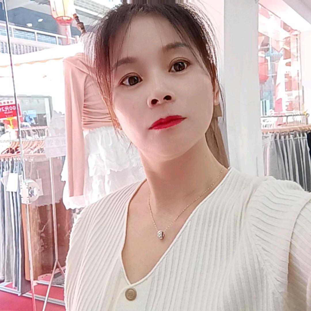 极简女装店