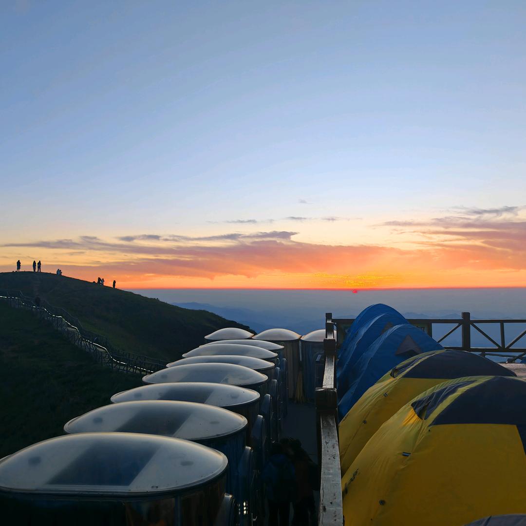 武功山金顶山神露营基地