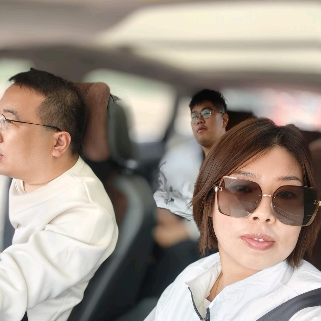 V天空下的我