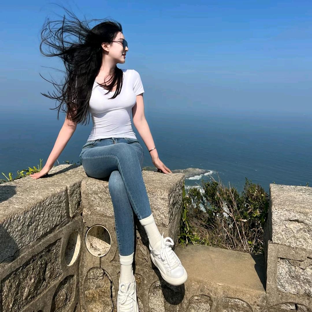 一半青山一半仙我只做哪山中糊涂仙