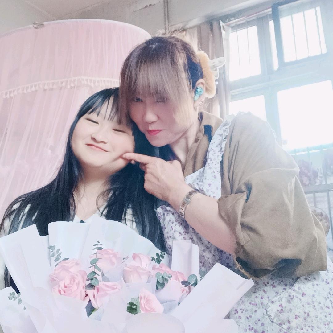 谁家的 丫头🌷🌹🍁