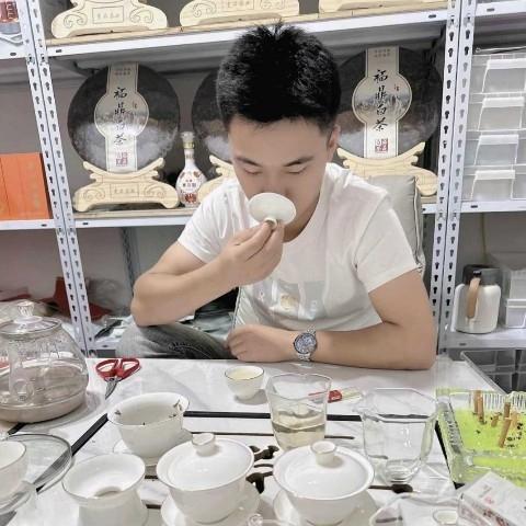 不务正业的老登