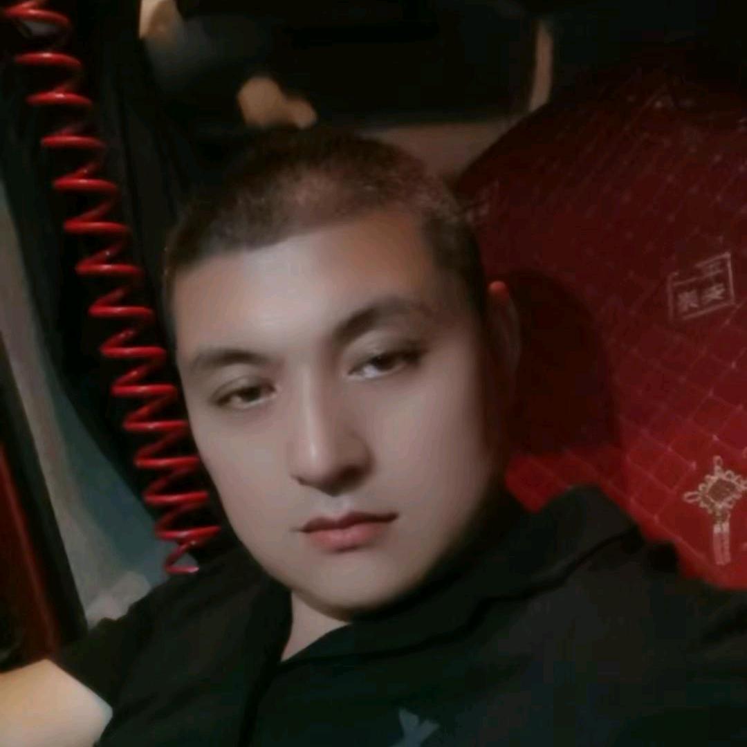 ，，陌然