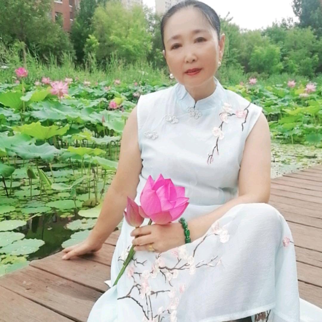 美彤