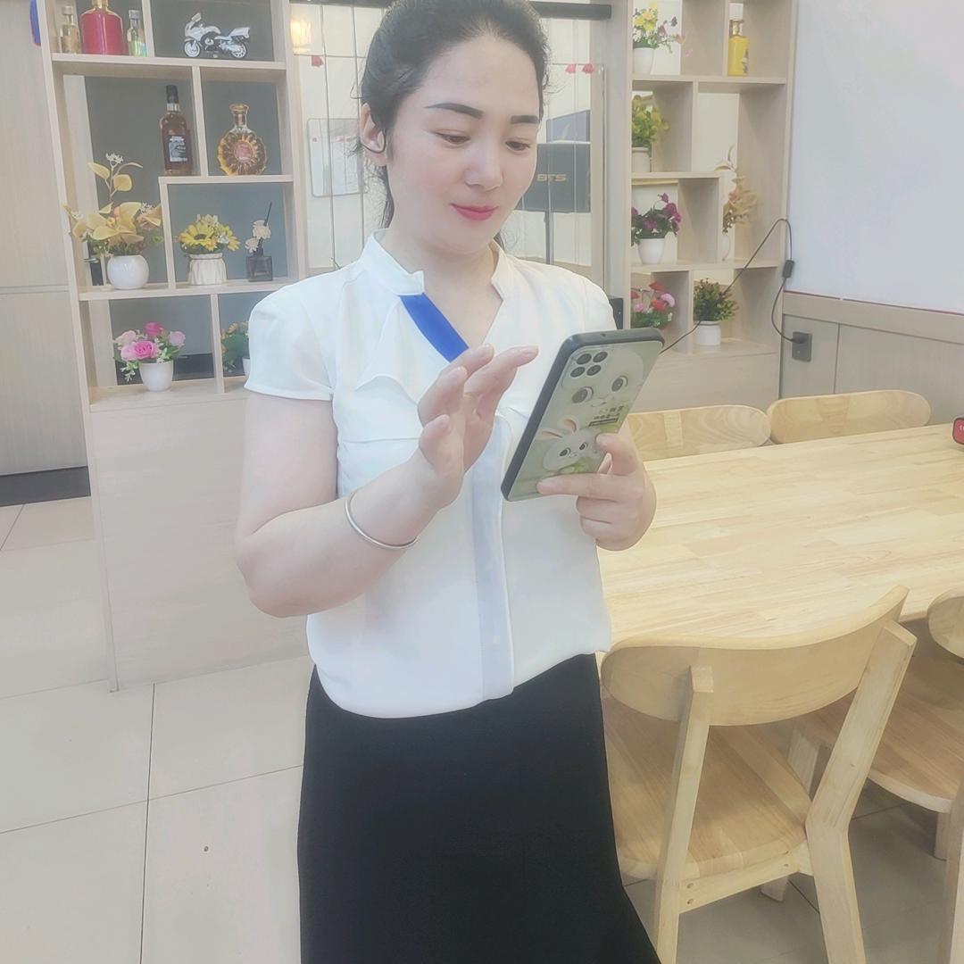 紫气东来照梅身