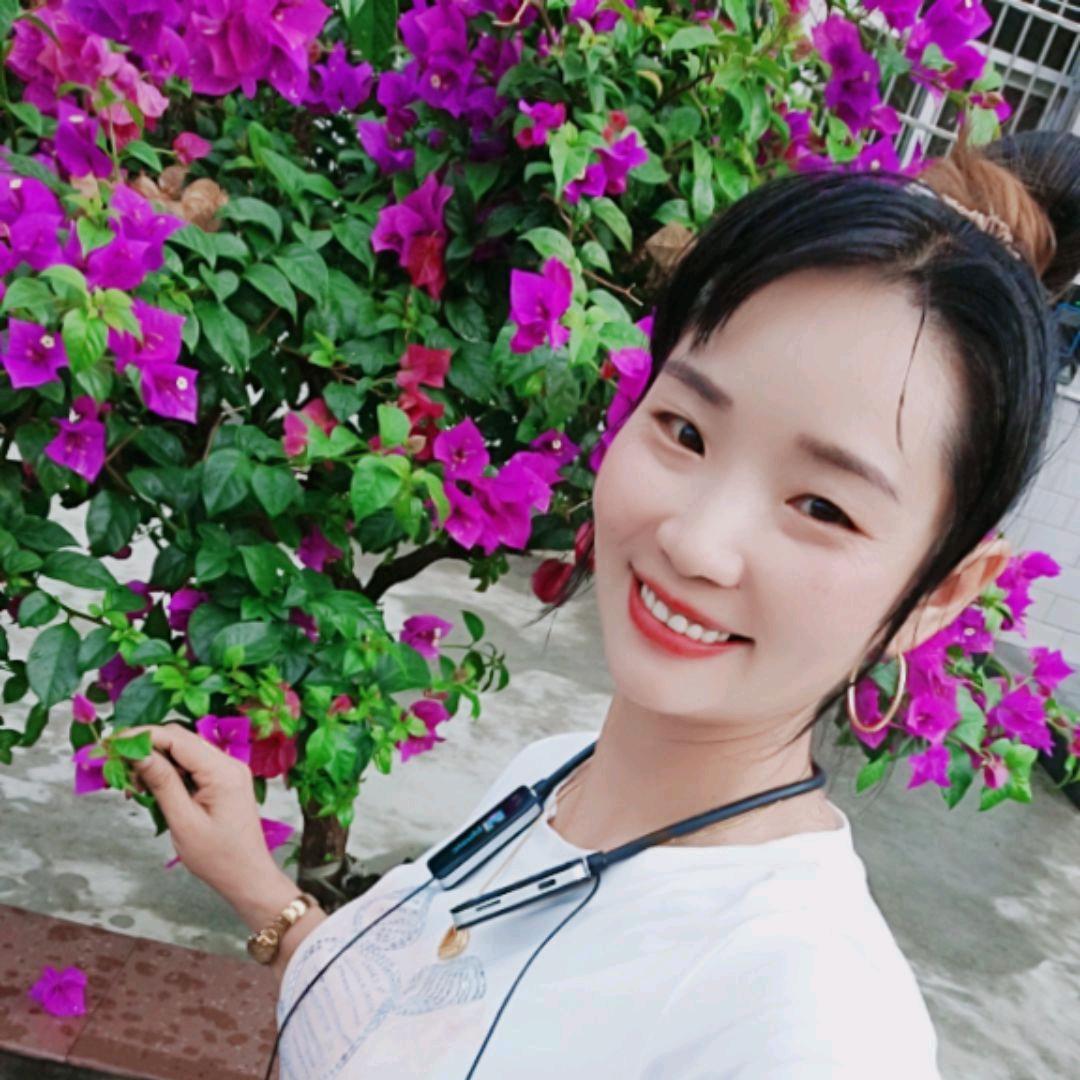 芳小姐文艺鼓乐队