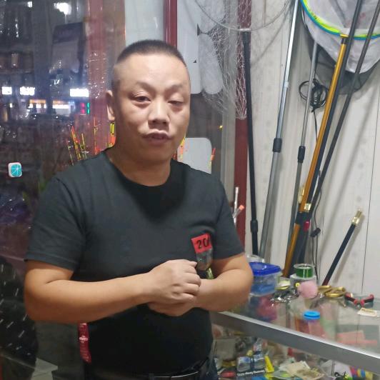 猪八戒爱钓鱼，