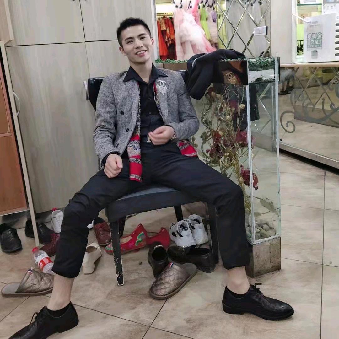 小哥