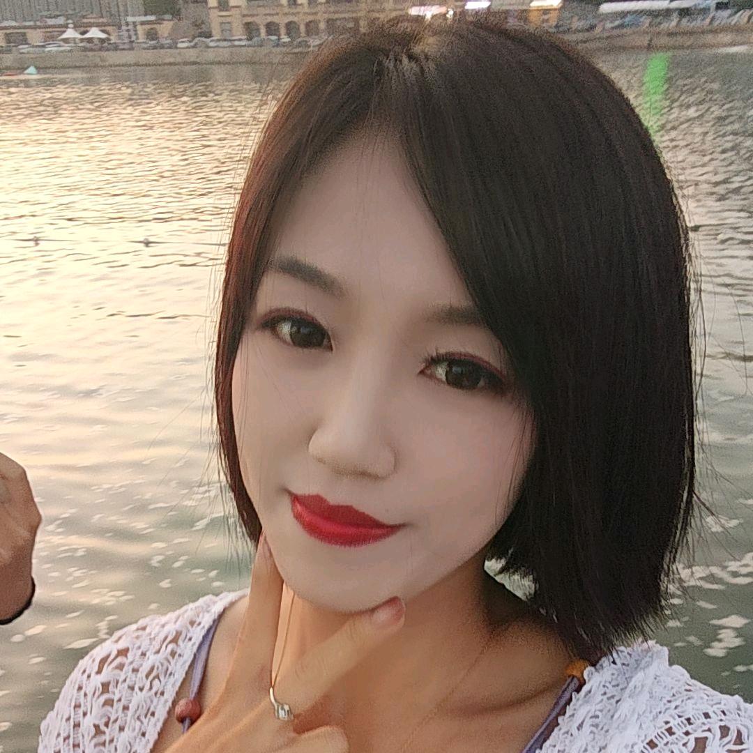 双双吖(80后的女人)