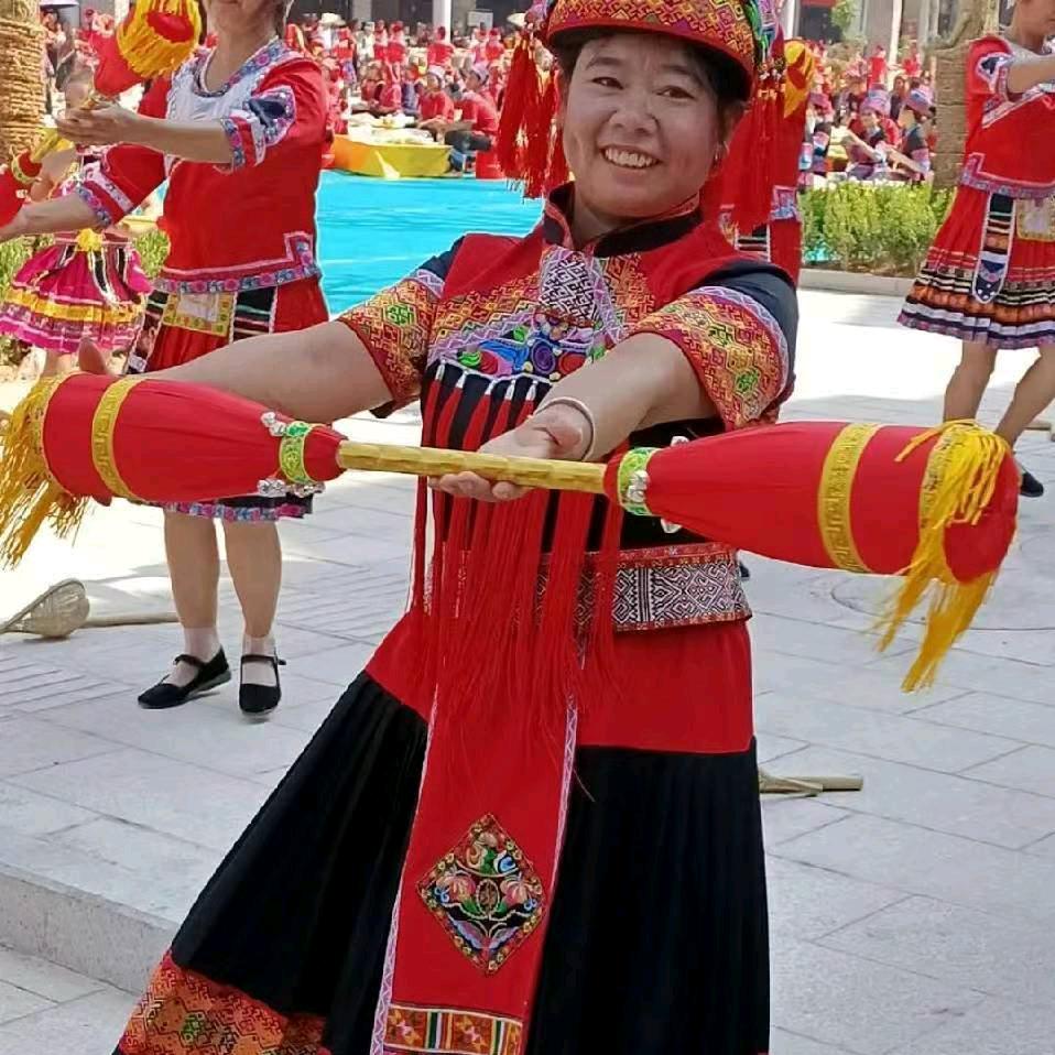 英子