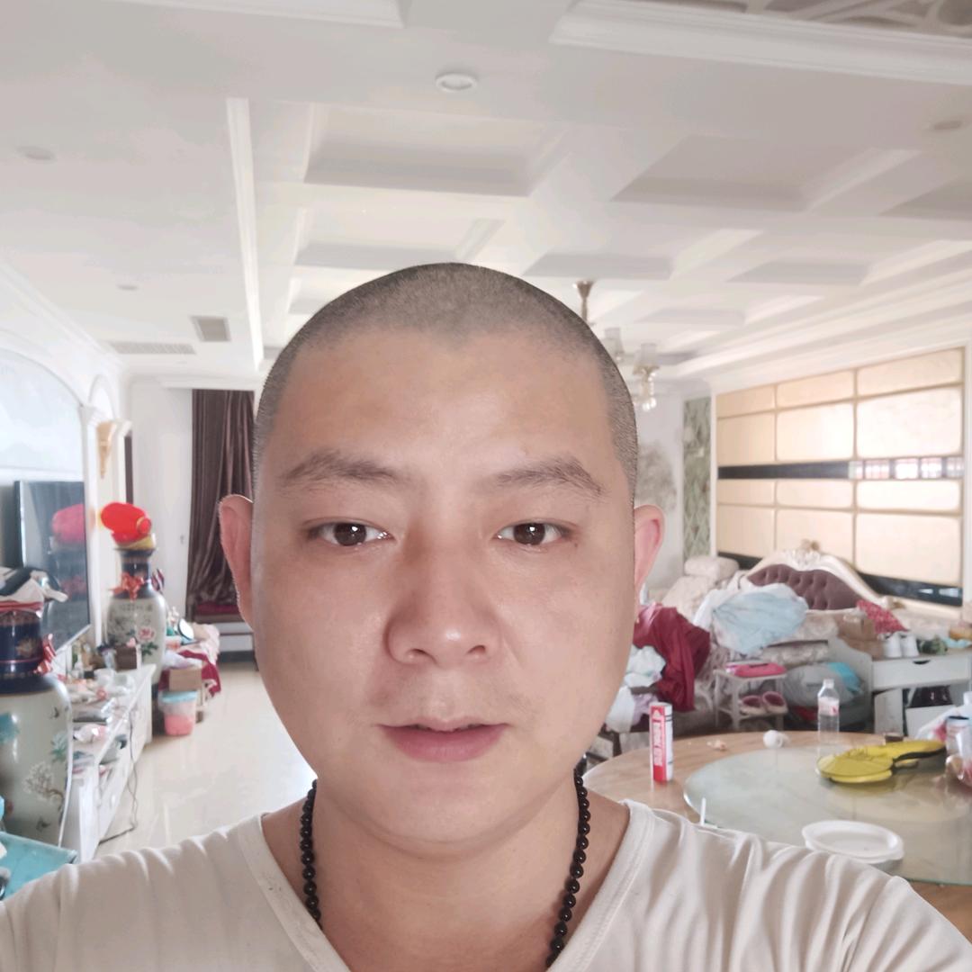 看破红尘不剃头💕