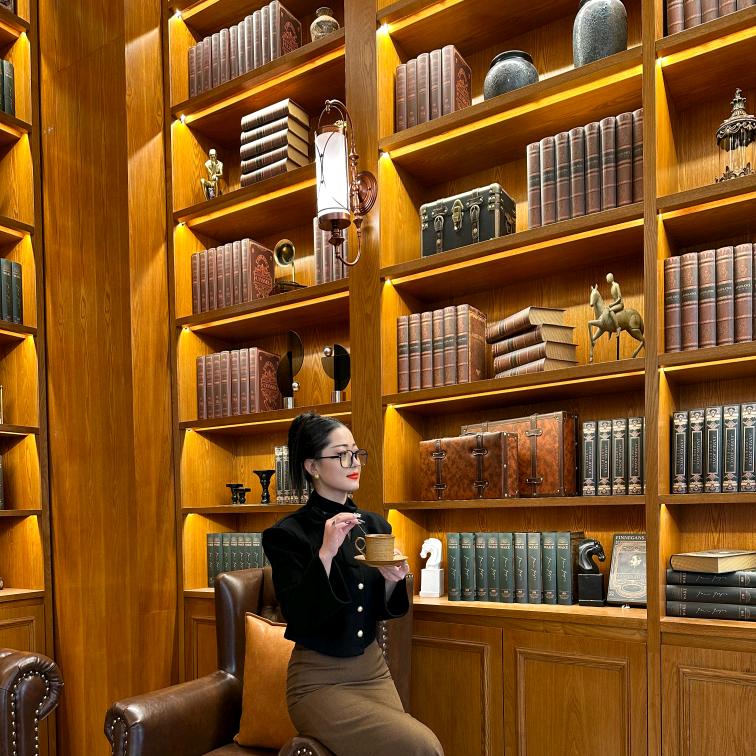 微辣穆尼小号 挑战张1万粉丝