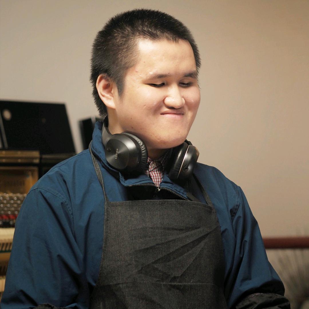 扬州盲人调琴师许继康