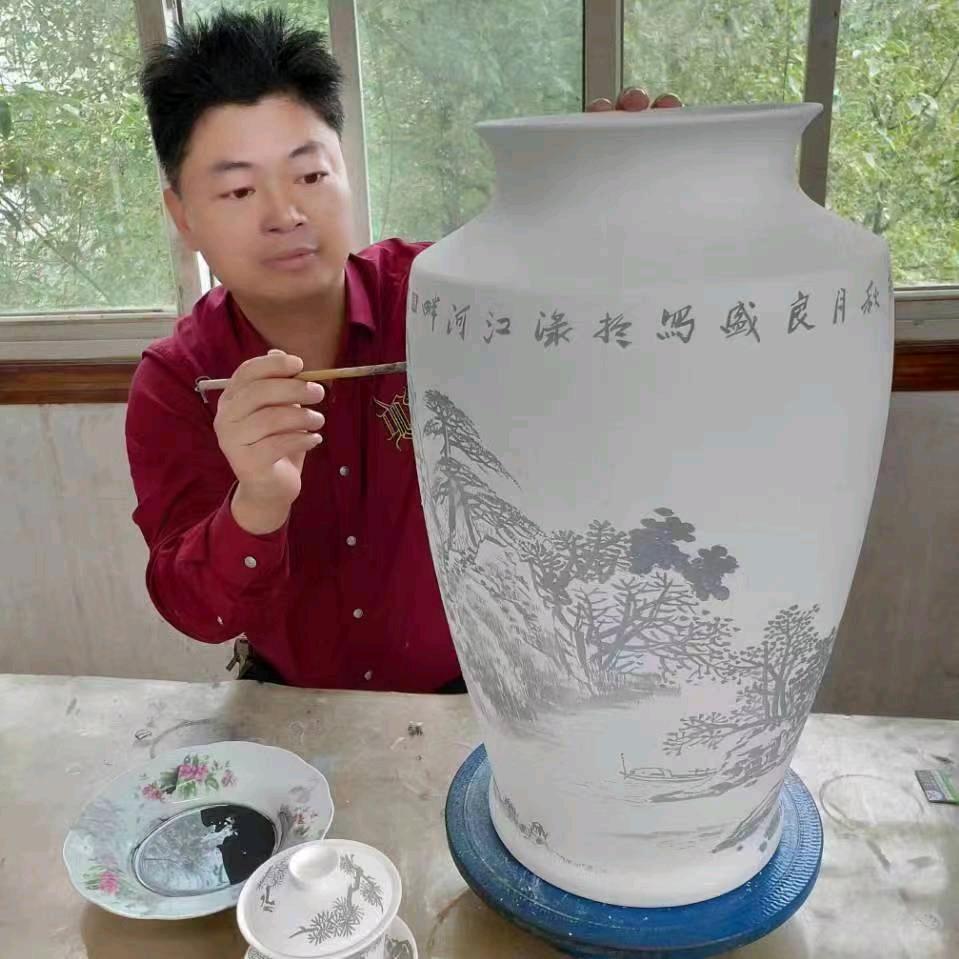 良盛艺术/龙城墨客