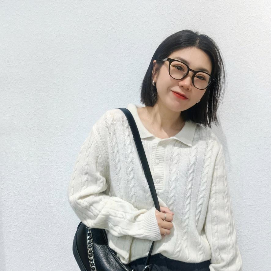 武汉市江岸区百步亭花园里UK女装