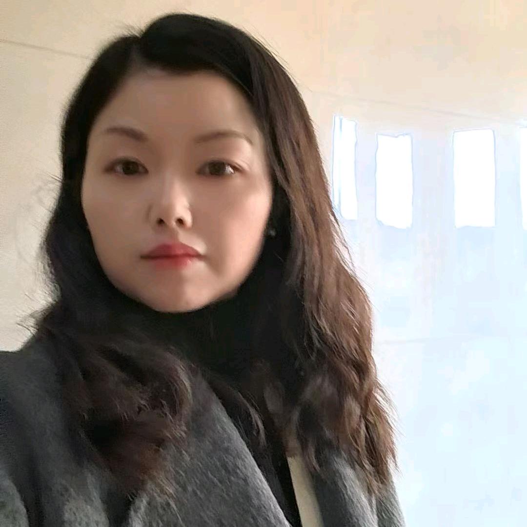 喀什灿居门业店的小仙女