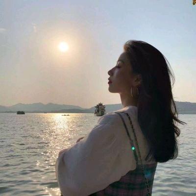 云朵朵儿姐