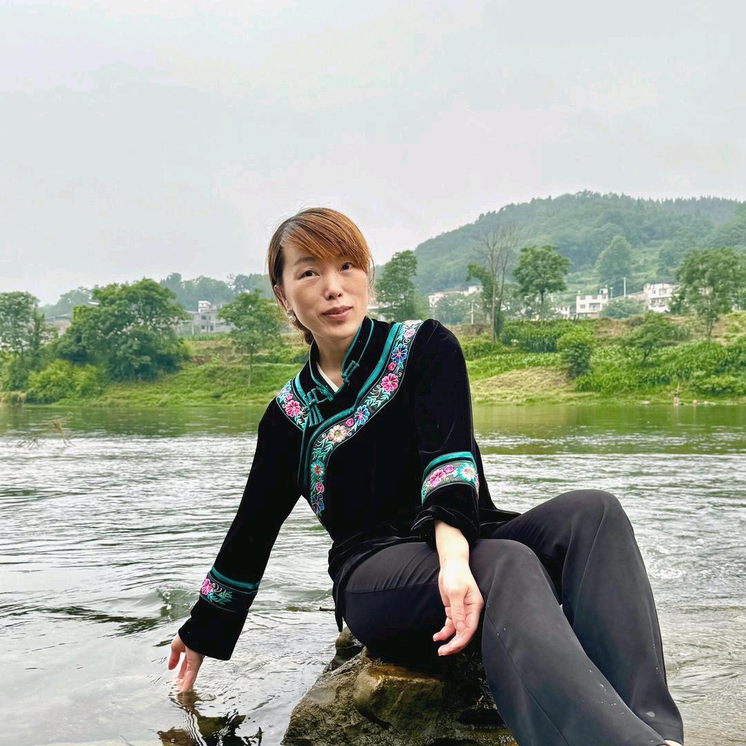 乡村里吴哎耶