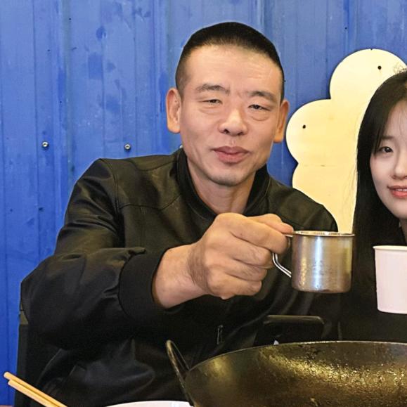 暴走的地摊火锅老叶