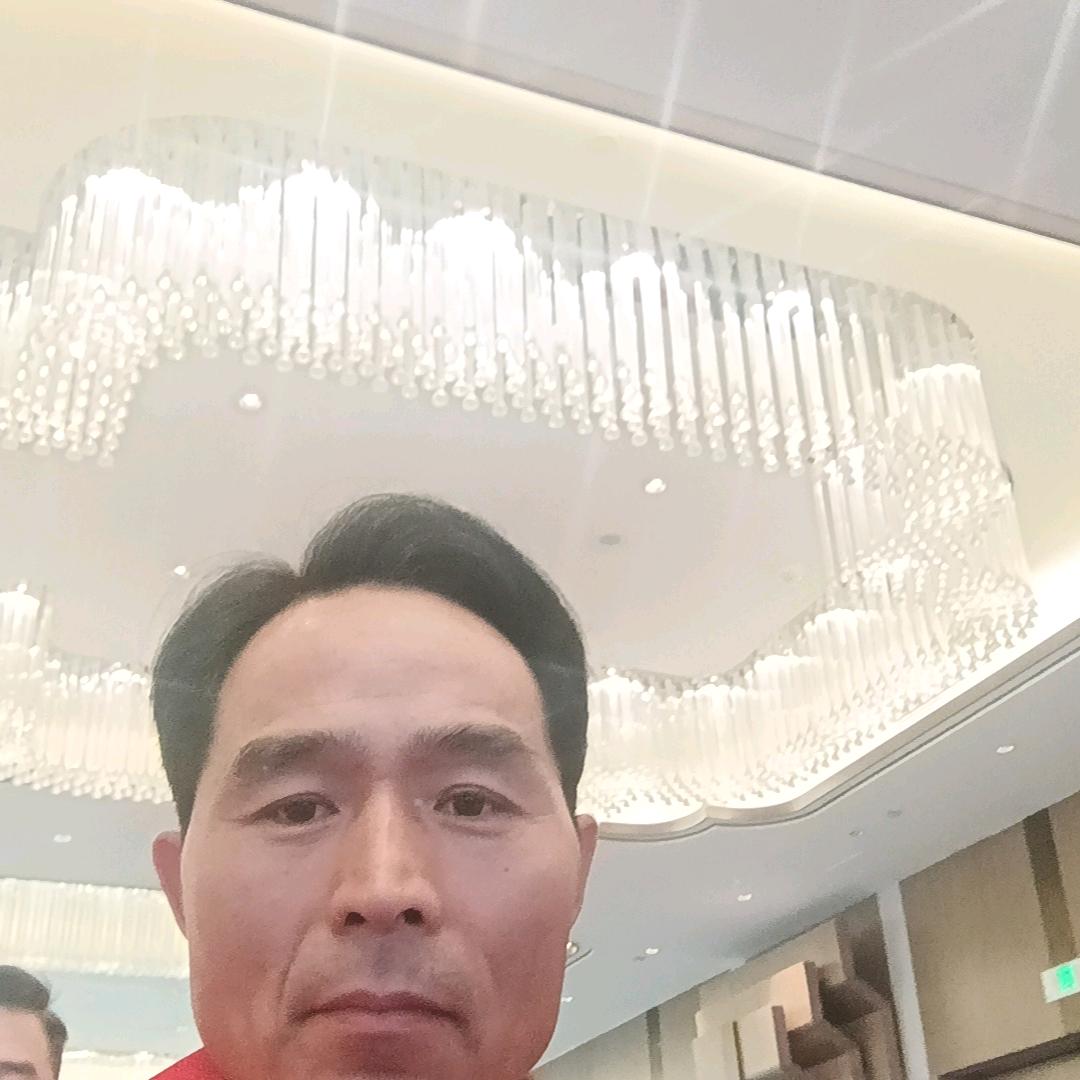 宣威做保俪莱仿石漆的孙哥