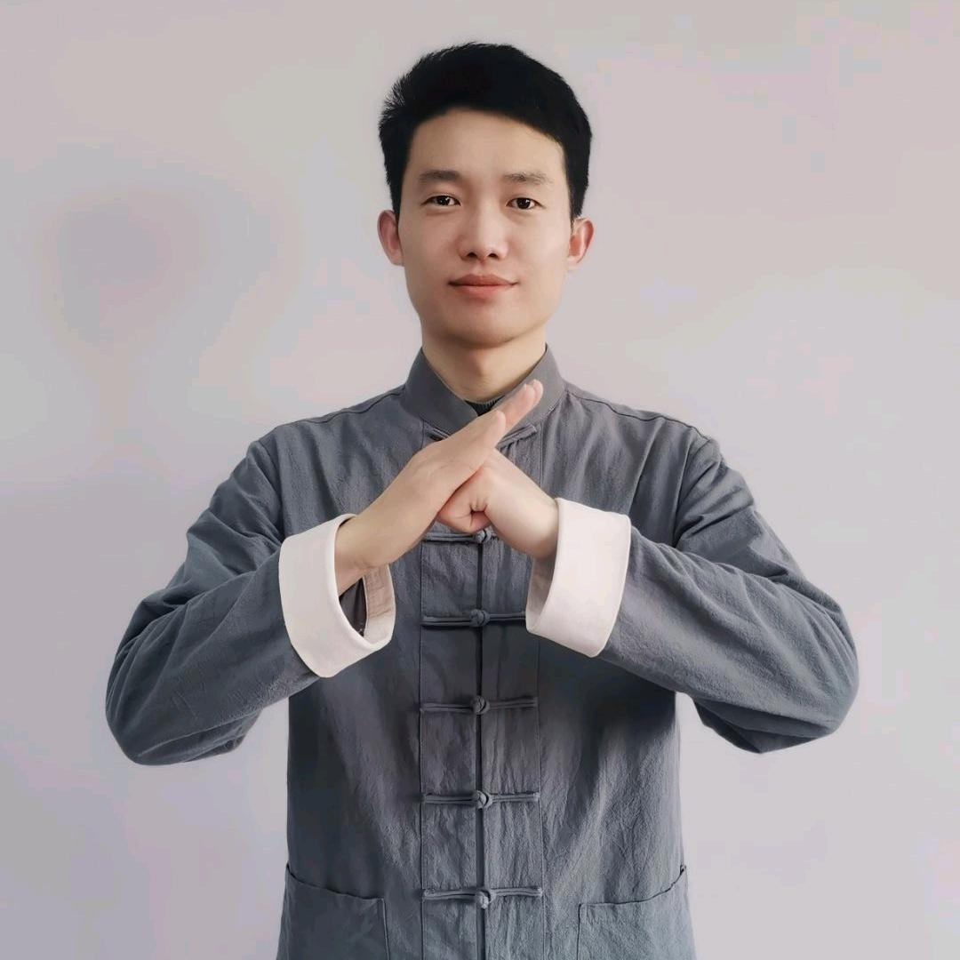 贾馆长运动健康