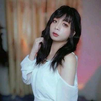 Lina娜