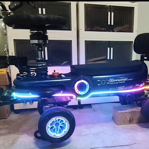 可乐电动扭扭车定制