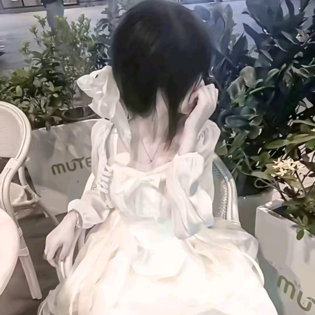 洛洛^0^