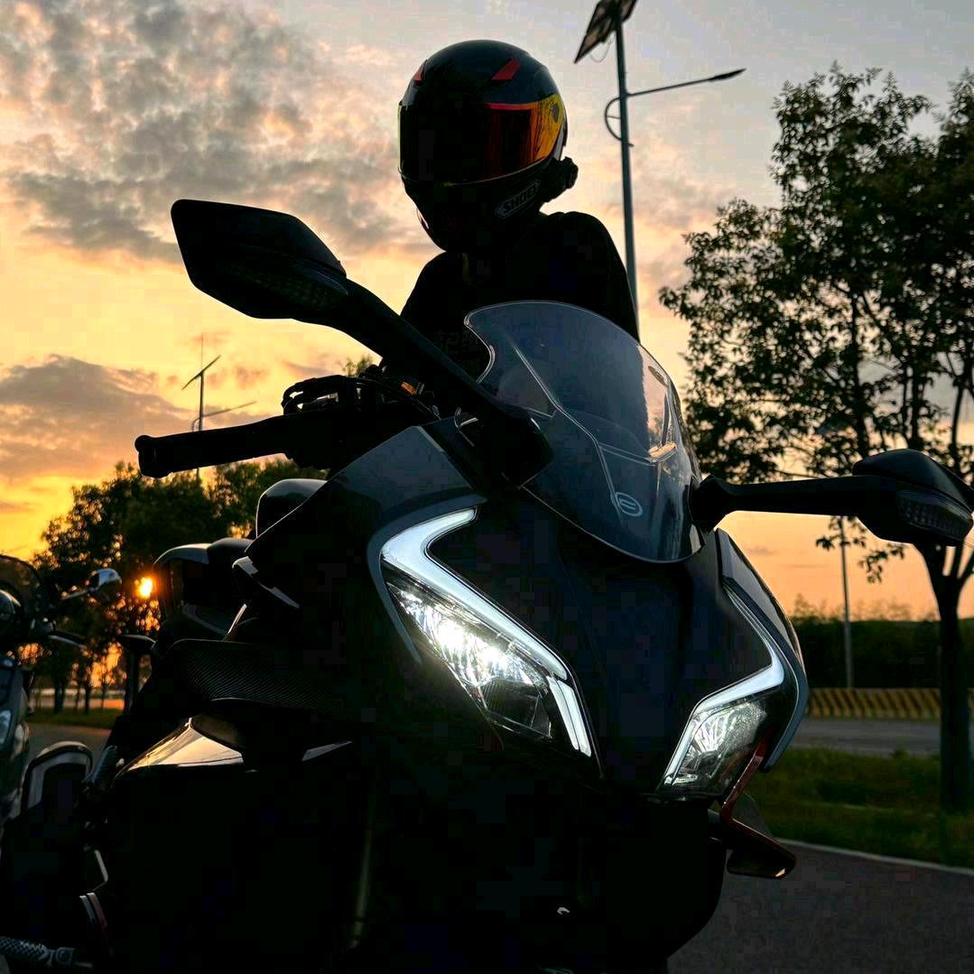 压弯不会小张🐳