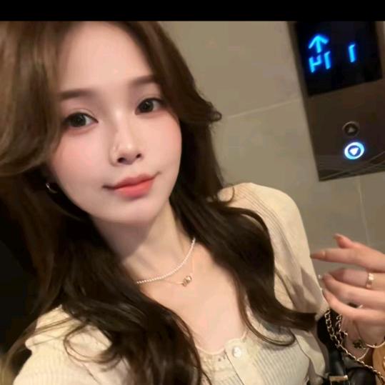 萱萱辰精品服饰(爆品返场）