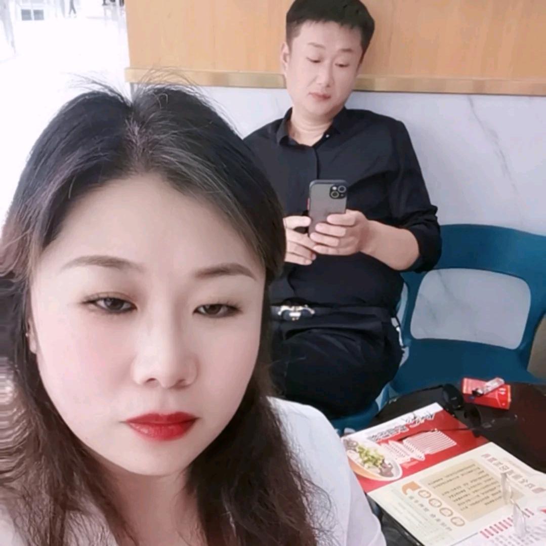@红哥丽姐