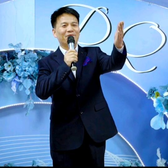 司仪军锋