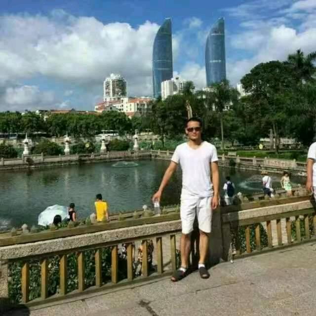 泓源地产（深圳）有限公司